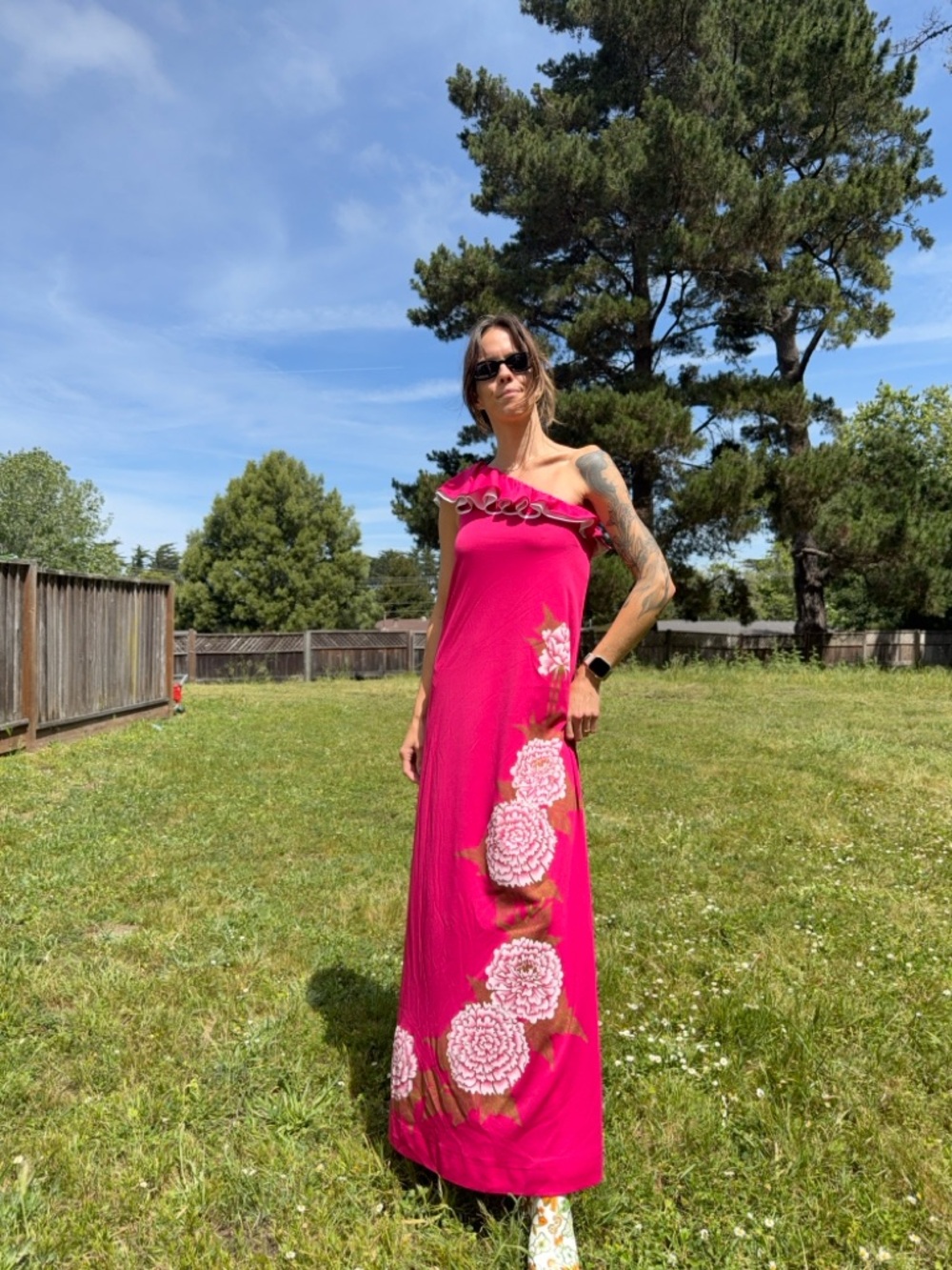 1970s vintage Alfred Shaheen one shoulder Hawaiian maxi dress - Picture 3 of 11